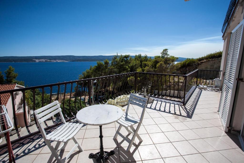 Apartments Pusic Omiš Rom bilde