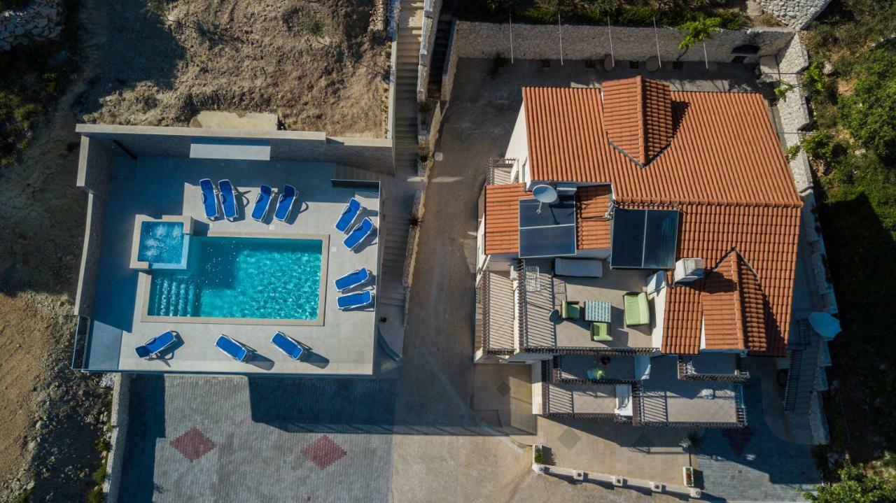 Apartments Pusic Omiš Eksteriør bilde