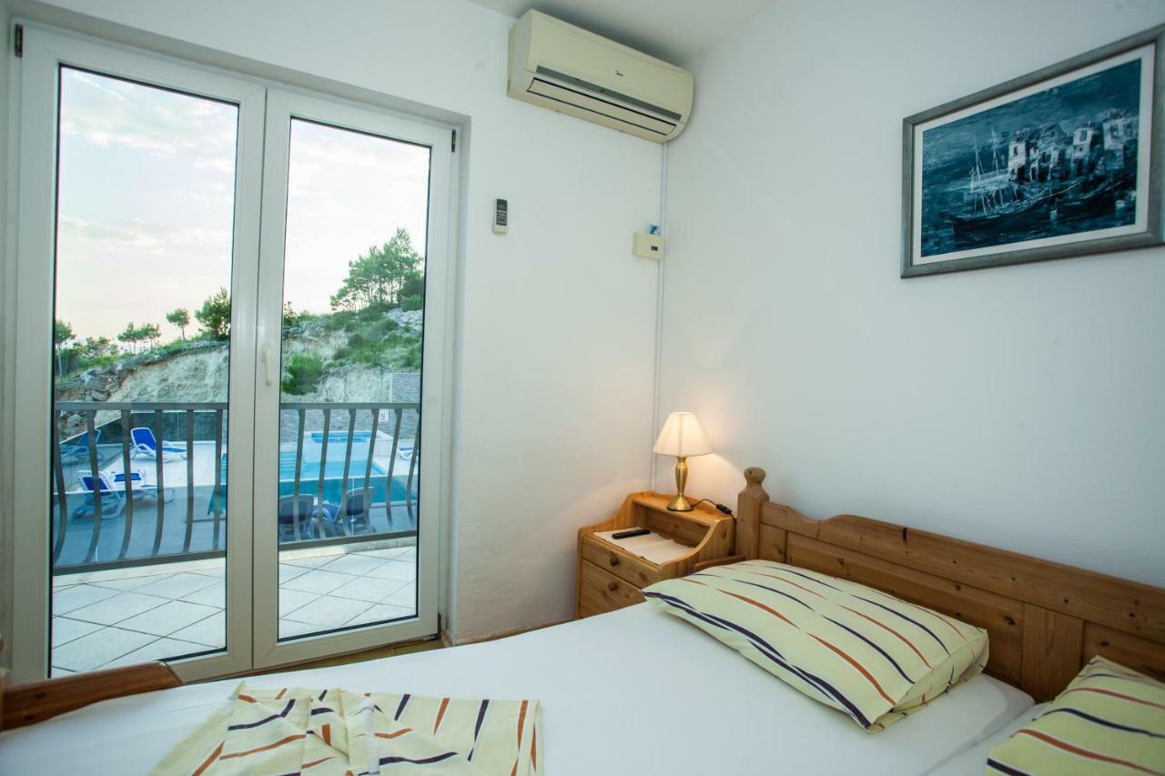 Apartments Pusic Omiš Eksteriør bilde