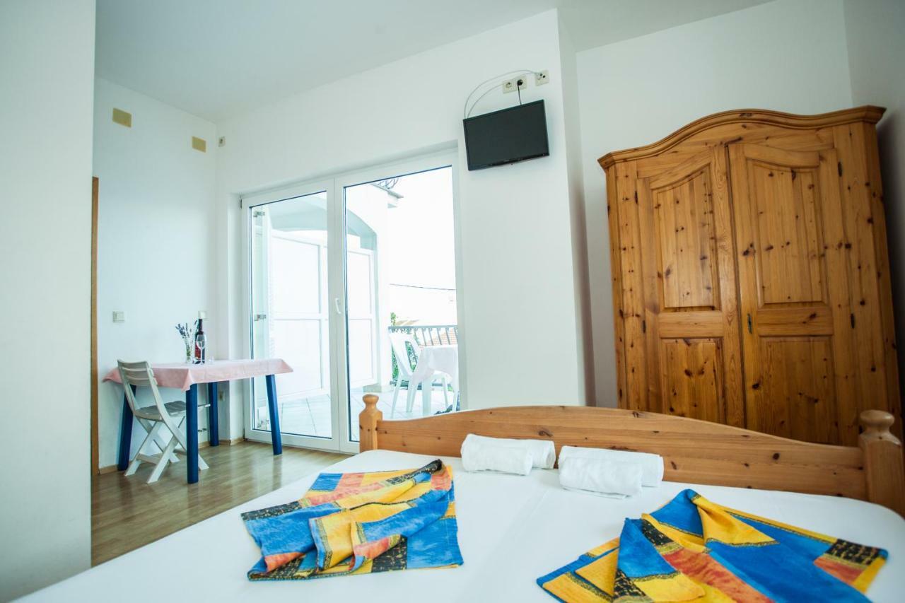Apartments Pusic Omiš Eksteriør bilde