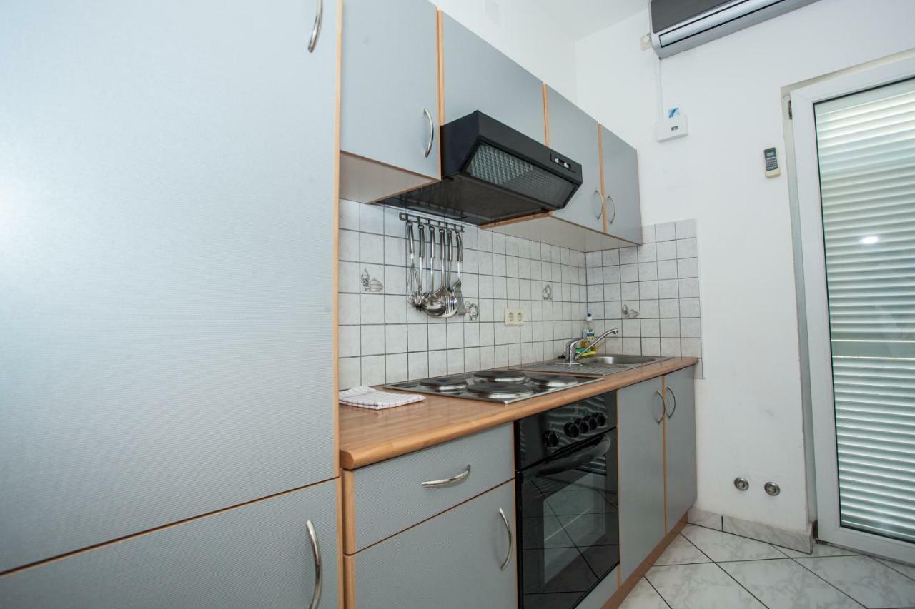 Apartments Pusic Omiš Eksteriør bilde