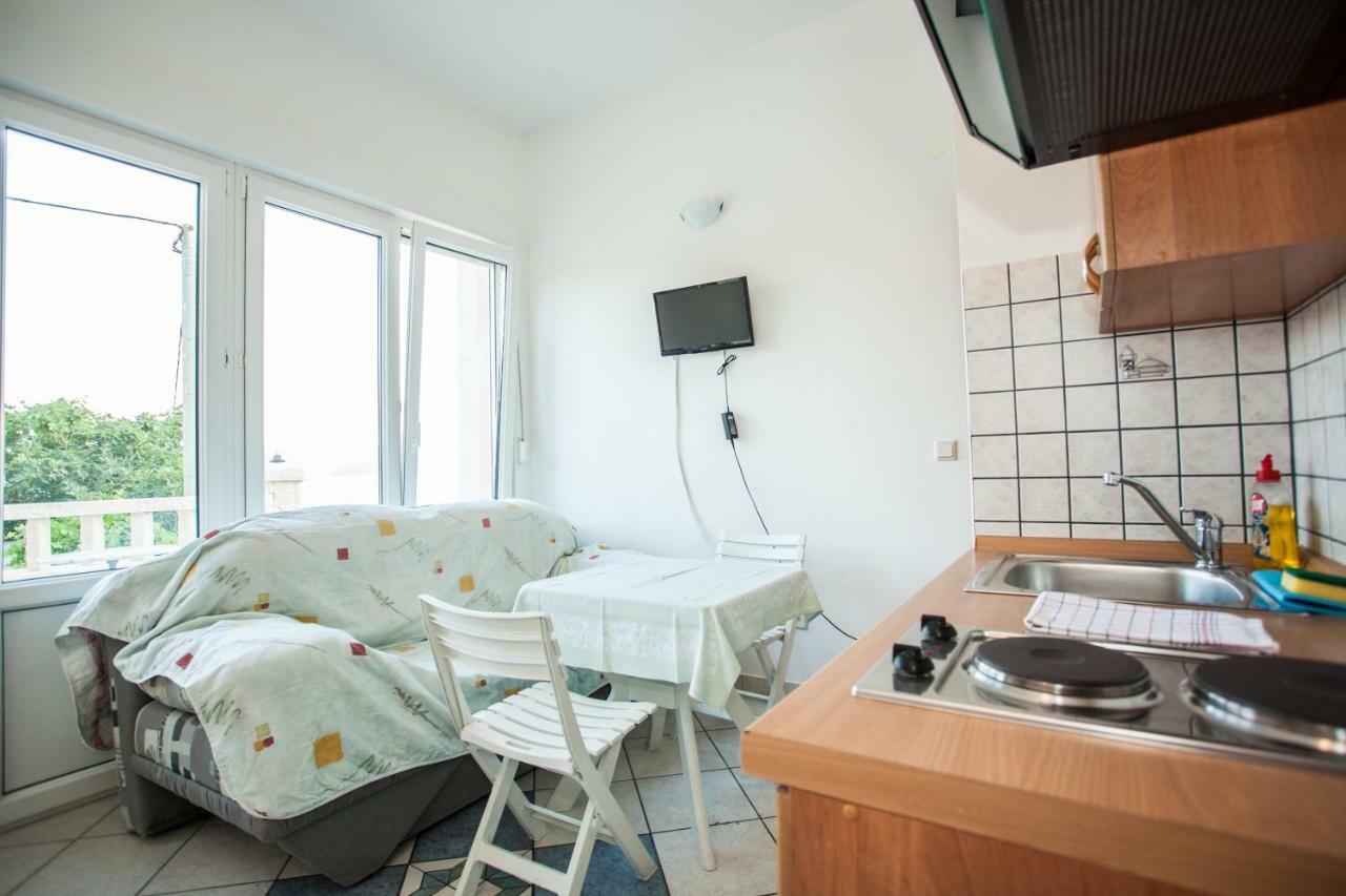 Apartments Pusic Omiš Eksteriør bilde
