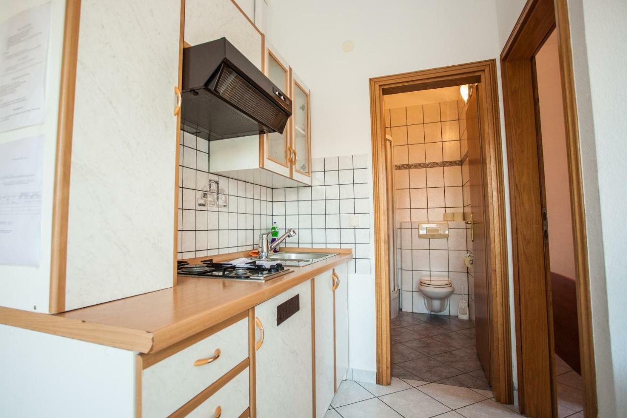 Apartments Pusic Omiš Eksteriør bilde