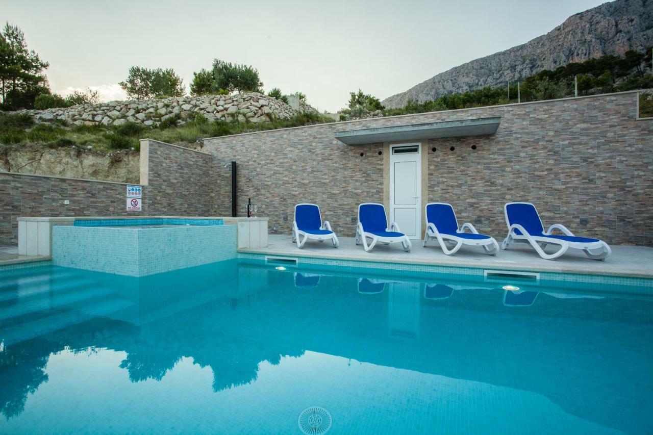 Apartments Pusic Omiš Eksteriør bilde