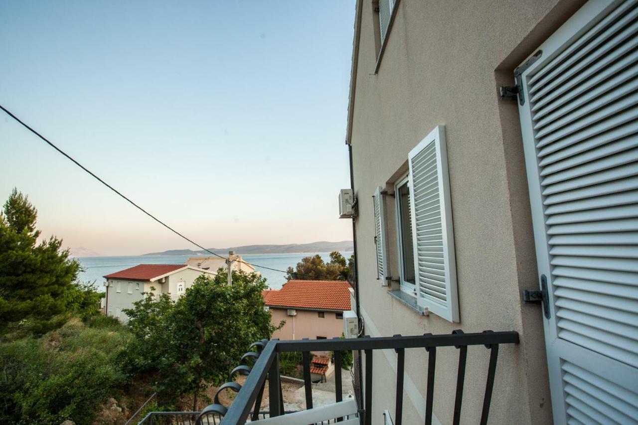 Apartments Pusic Omiš Eksteriør bilde